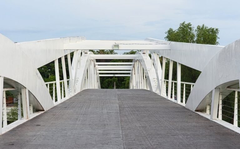 Bridge over the Tamazula/Humaya river in Culiacán, Sinaloa